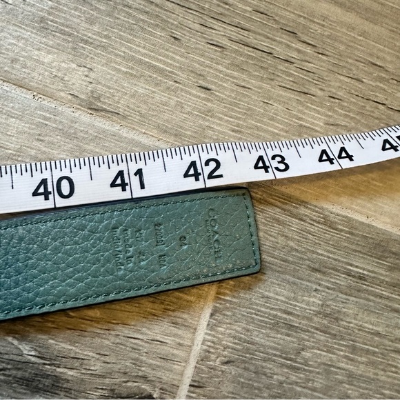 Coach Reversible Turquoise Belt Quiet Luxary
Size 34 - Picture 5 of 5